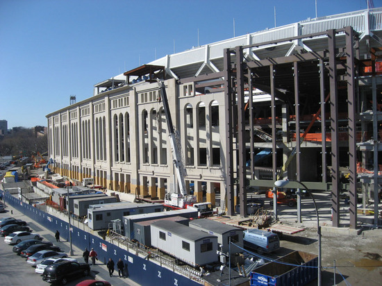 new_yankee_stadium_construction2_04_02_08.jpg