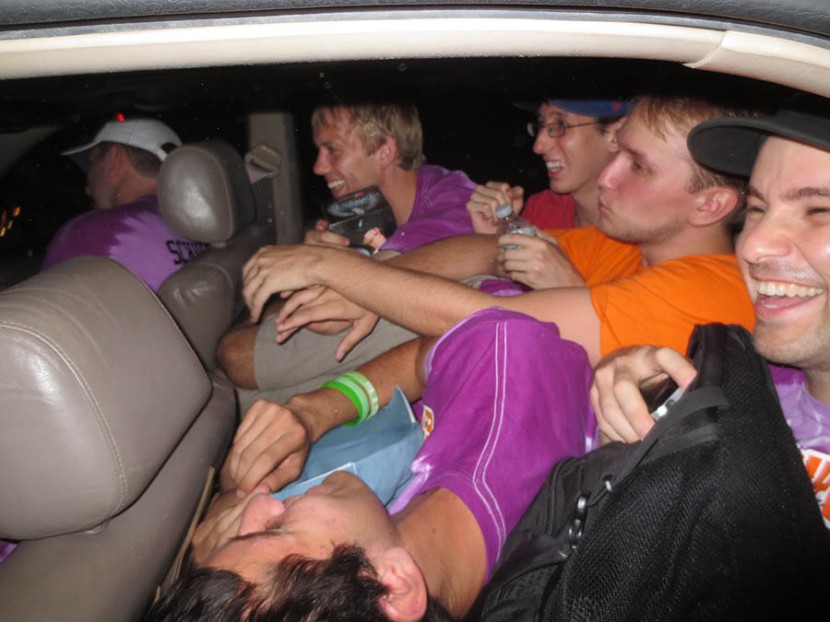 32_seven_people_in_the_car